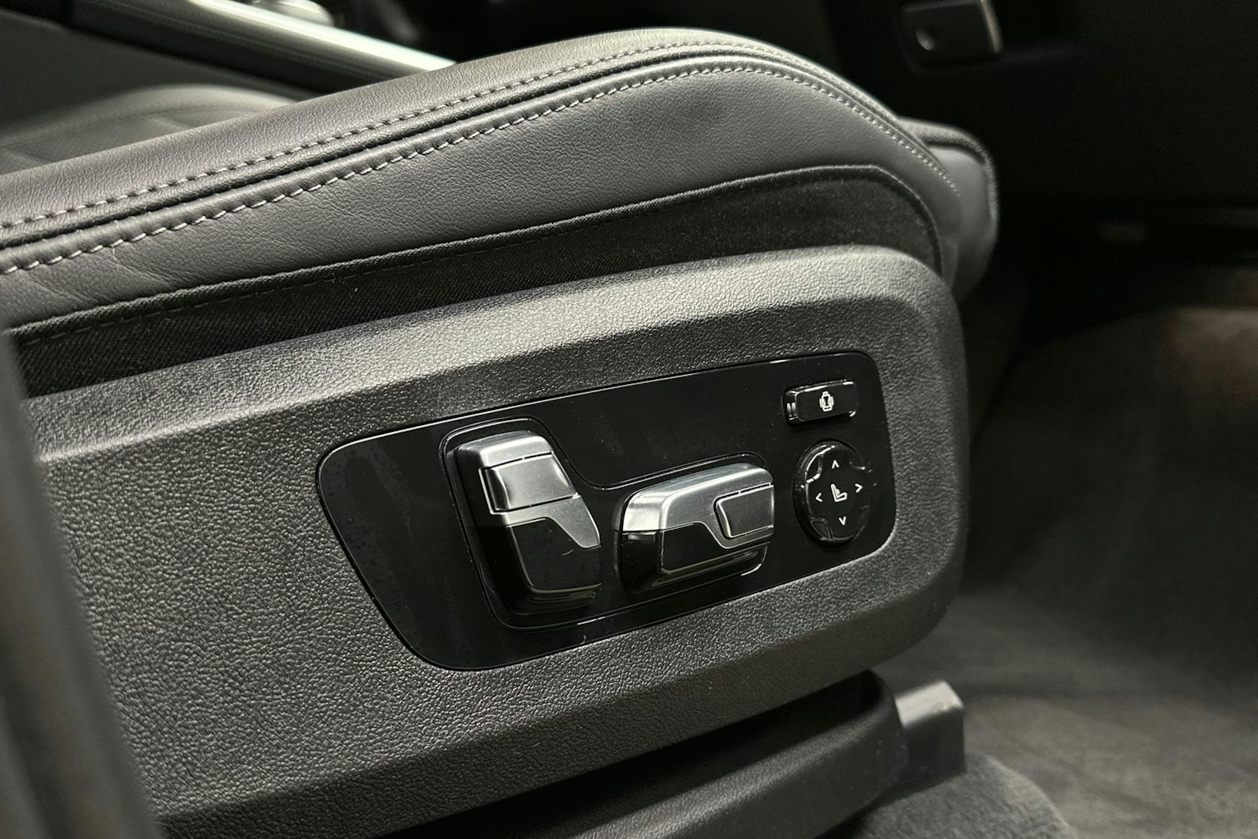 sininen BMW X5 2023 kuva 14.