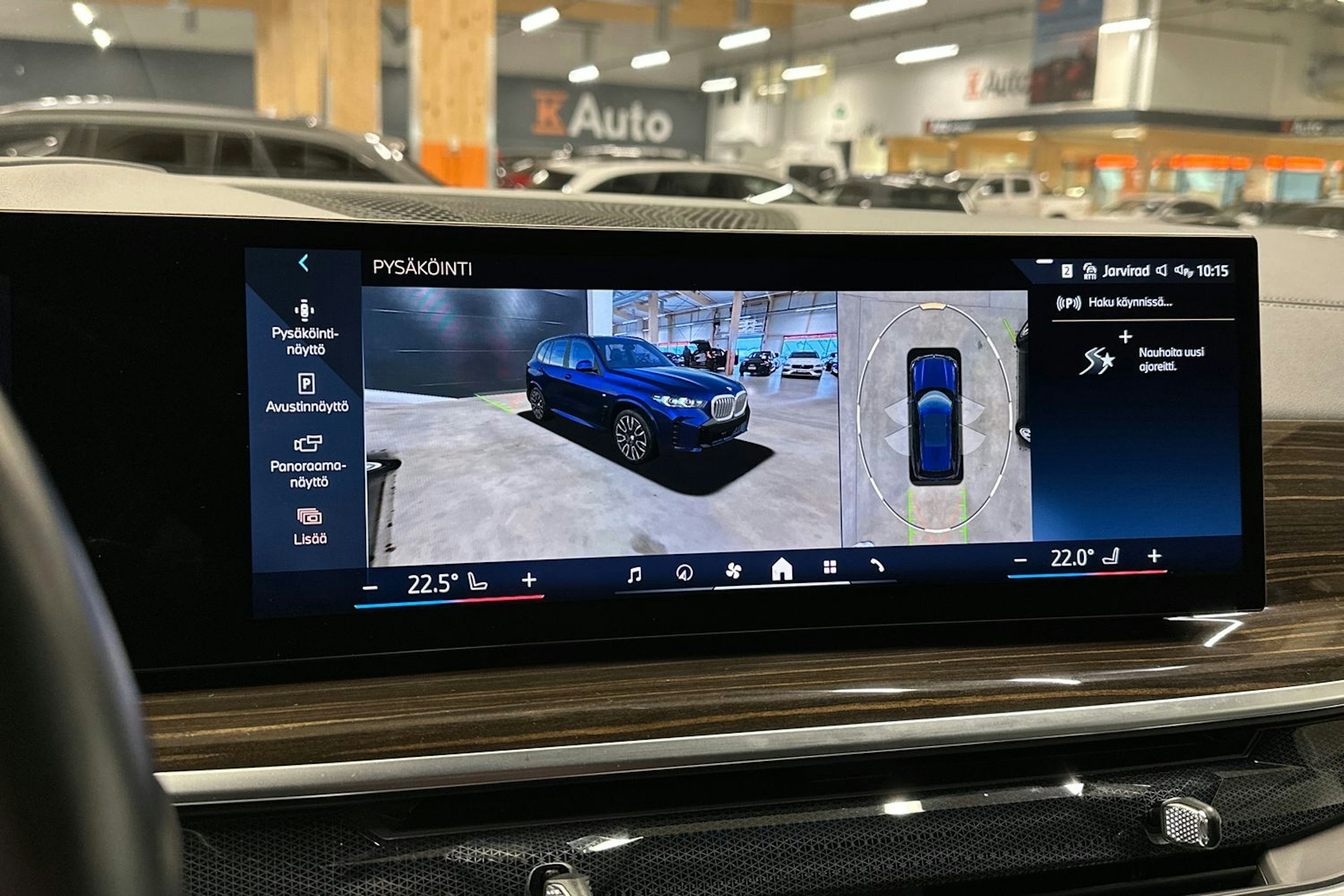 sininen BMW X5 2023 kuva 20.