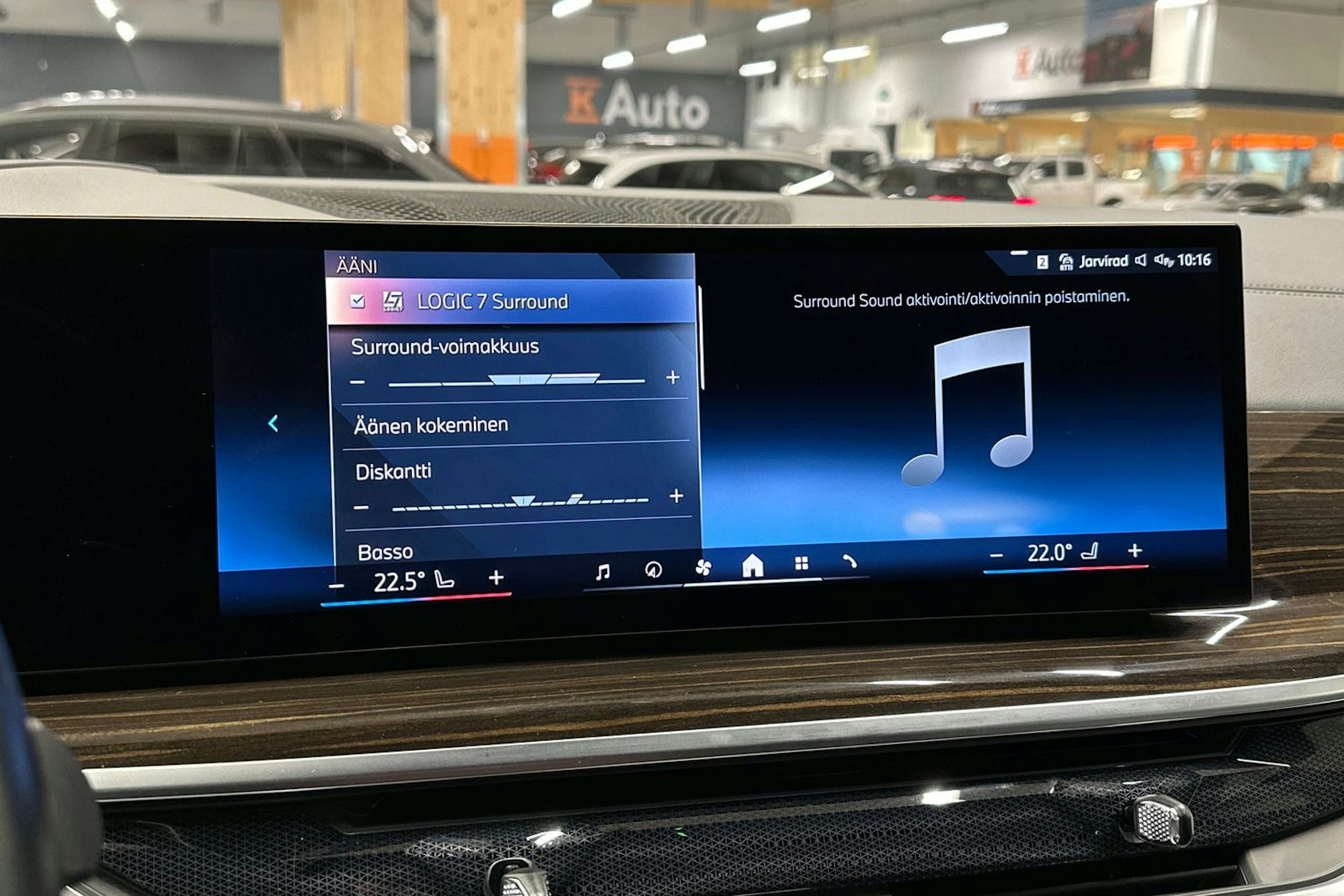 sininen BMW X5 2023 kuva 22.