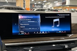 sininen BMW X5 2023 kuva 22.