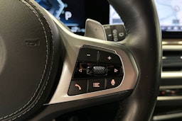 sininen BMW X5 2023 kuva 31.