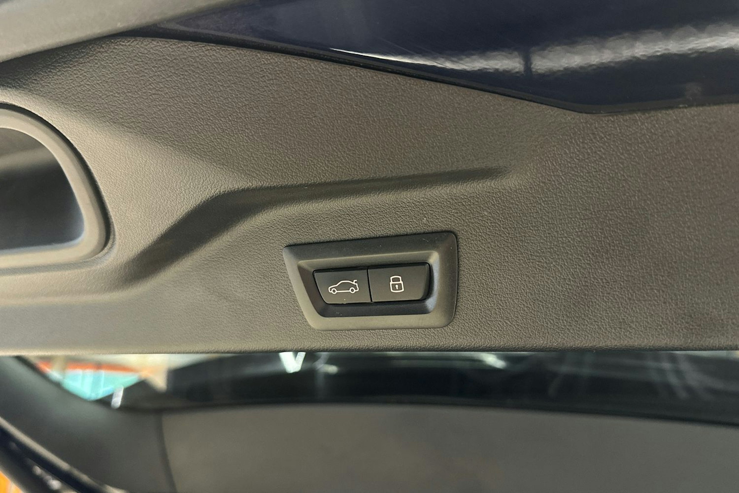 sininen BMW X5 2023 kuva 38.
