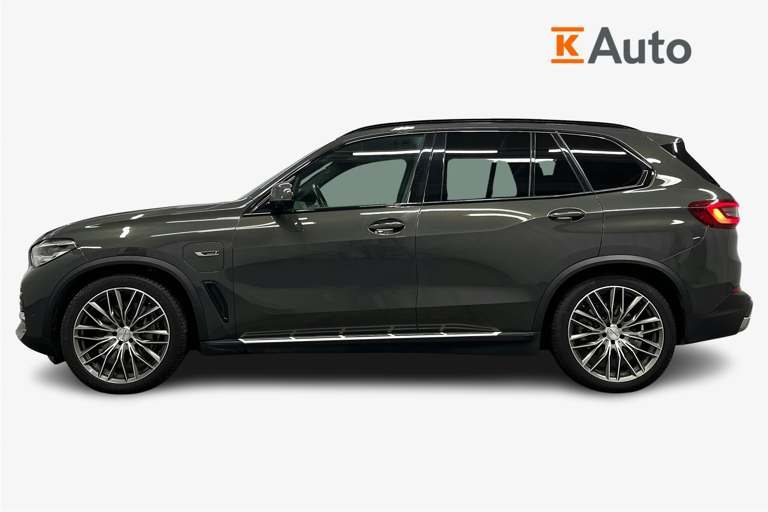 harmaa BMW X5 2023 kuva 6.