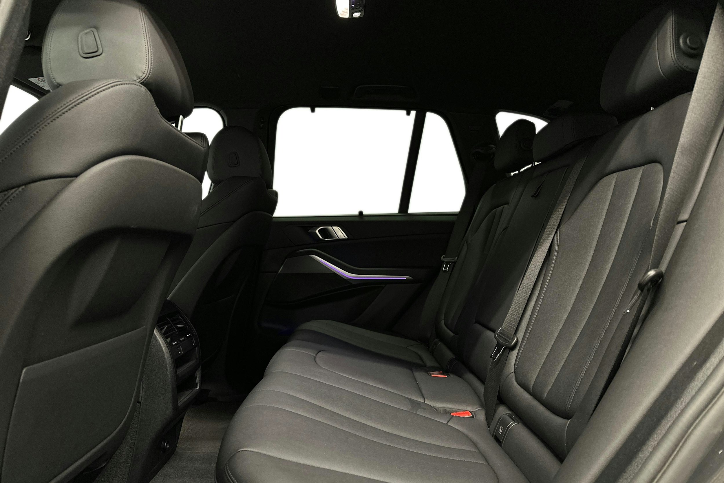 harmaa BMW X5 2023 kuva 10.