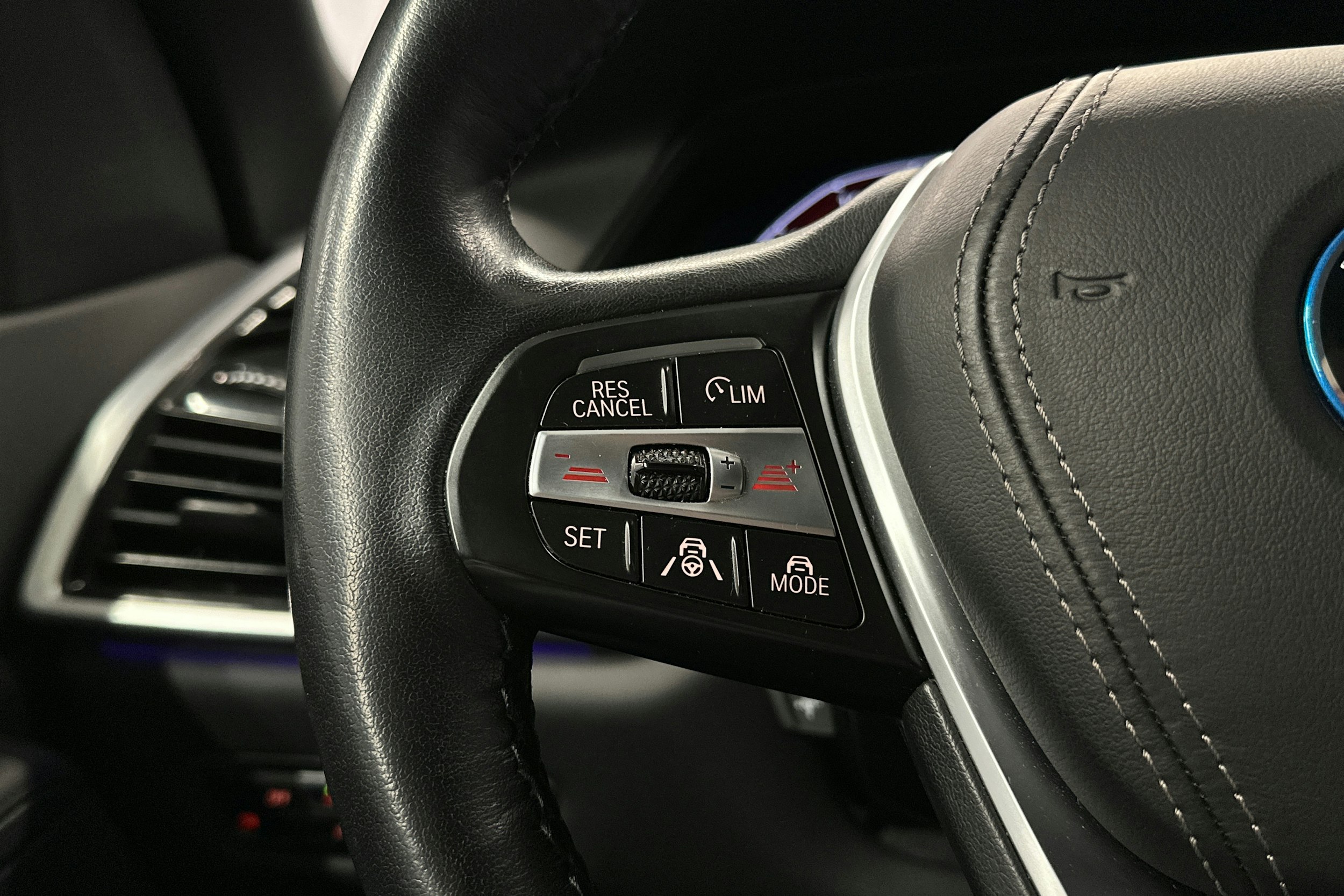 harmaa BMW X5 2023 kuva 14.