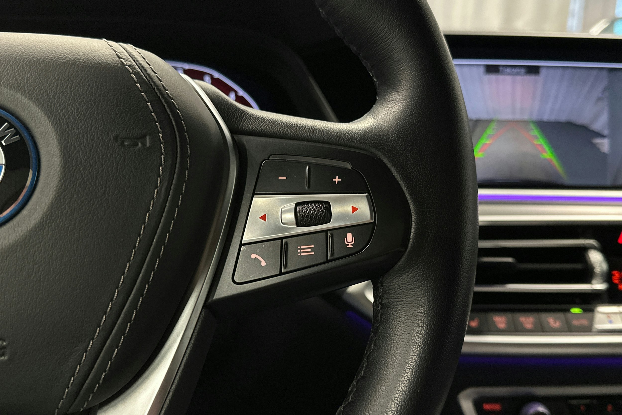 harmaa BMW X5 2023 kuva 15.