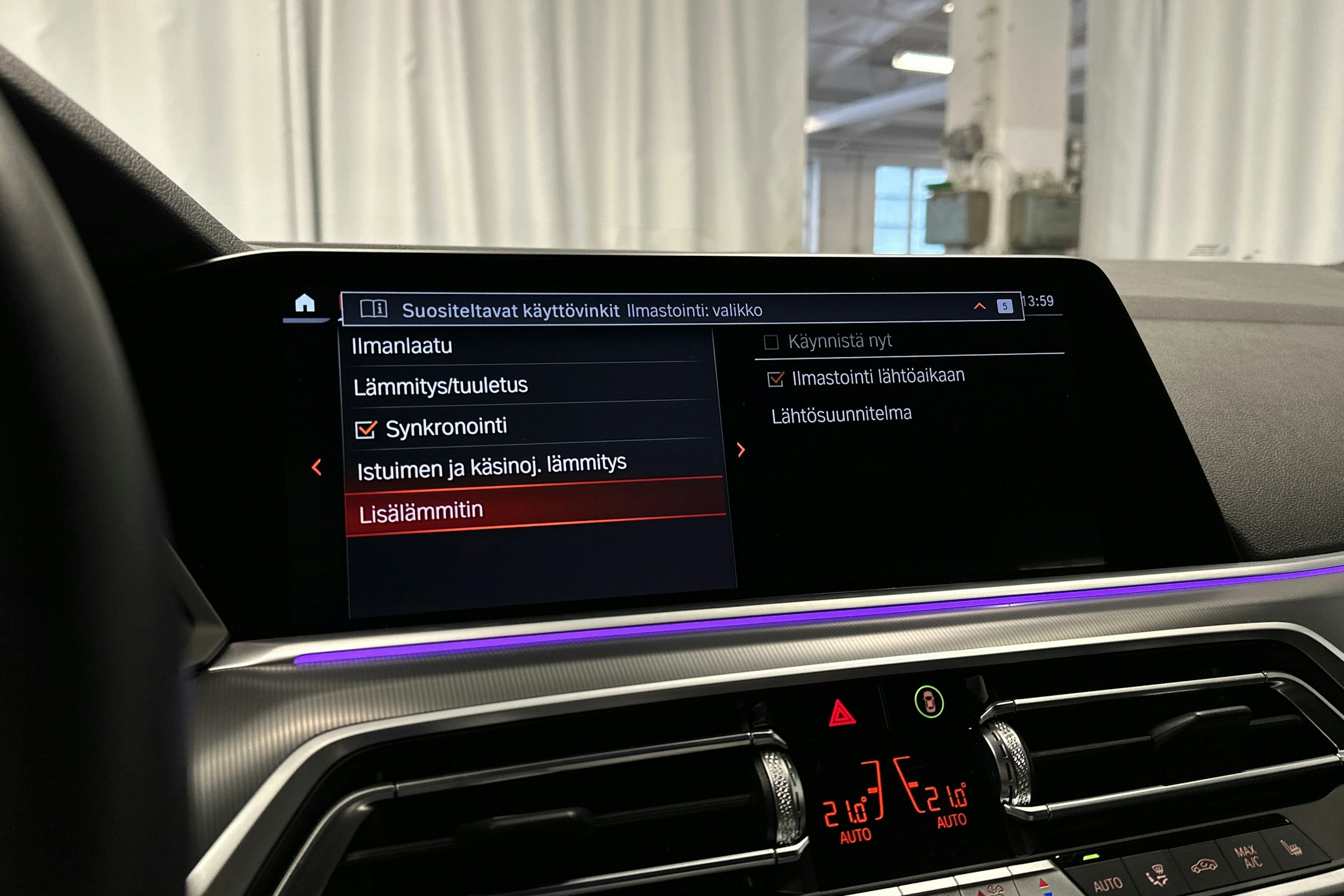 harmaa BMW X5 2023 kuva 26.