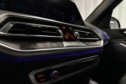 harmaa BMW X5 2023 kuva 28.