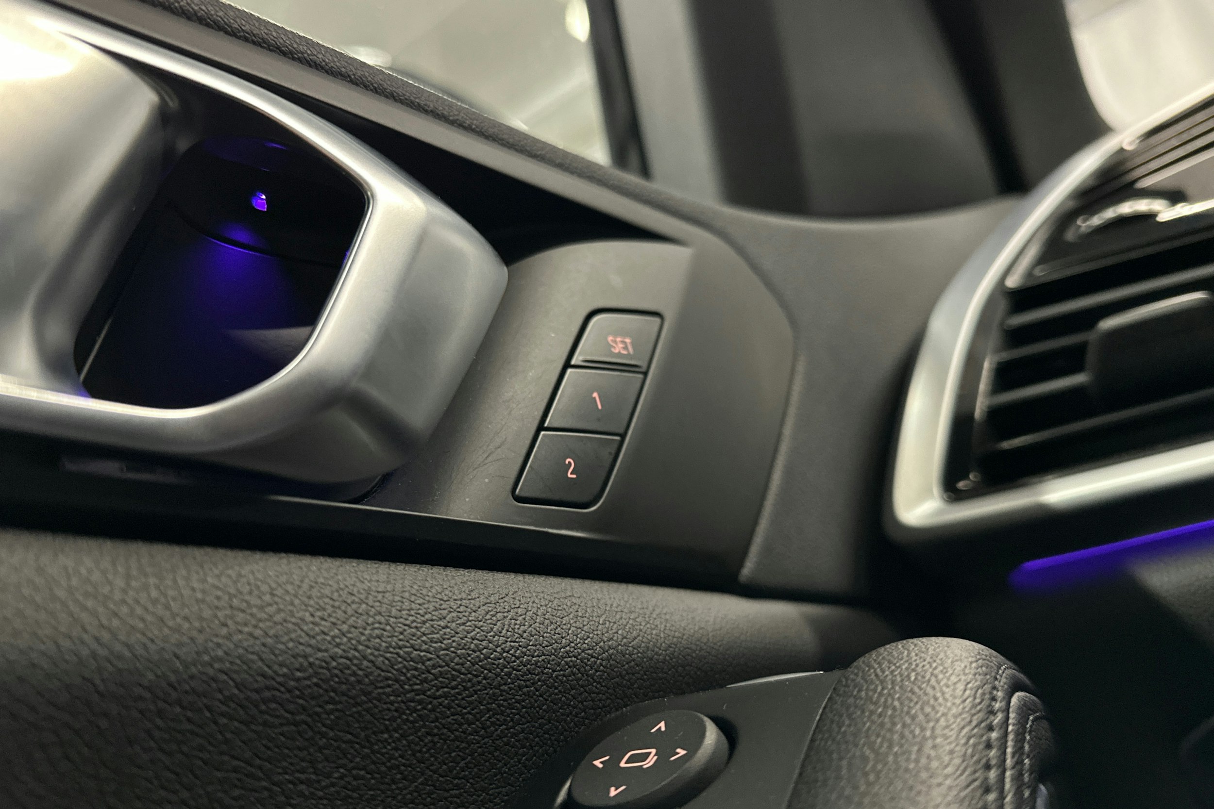 harmaa BMW X5 2023 kuva 30.