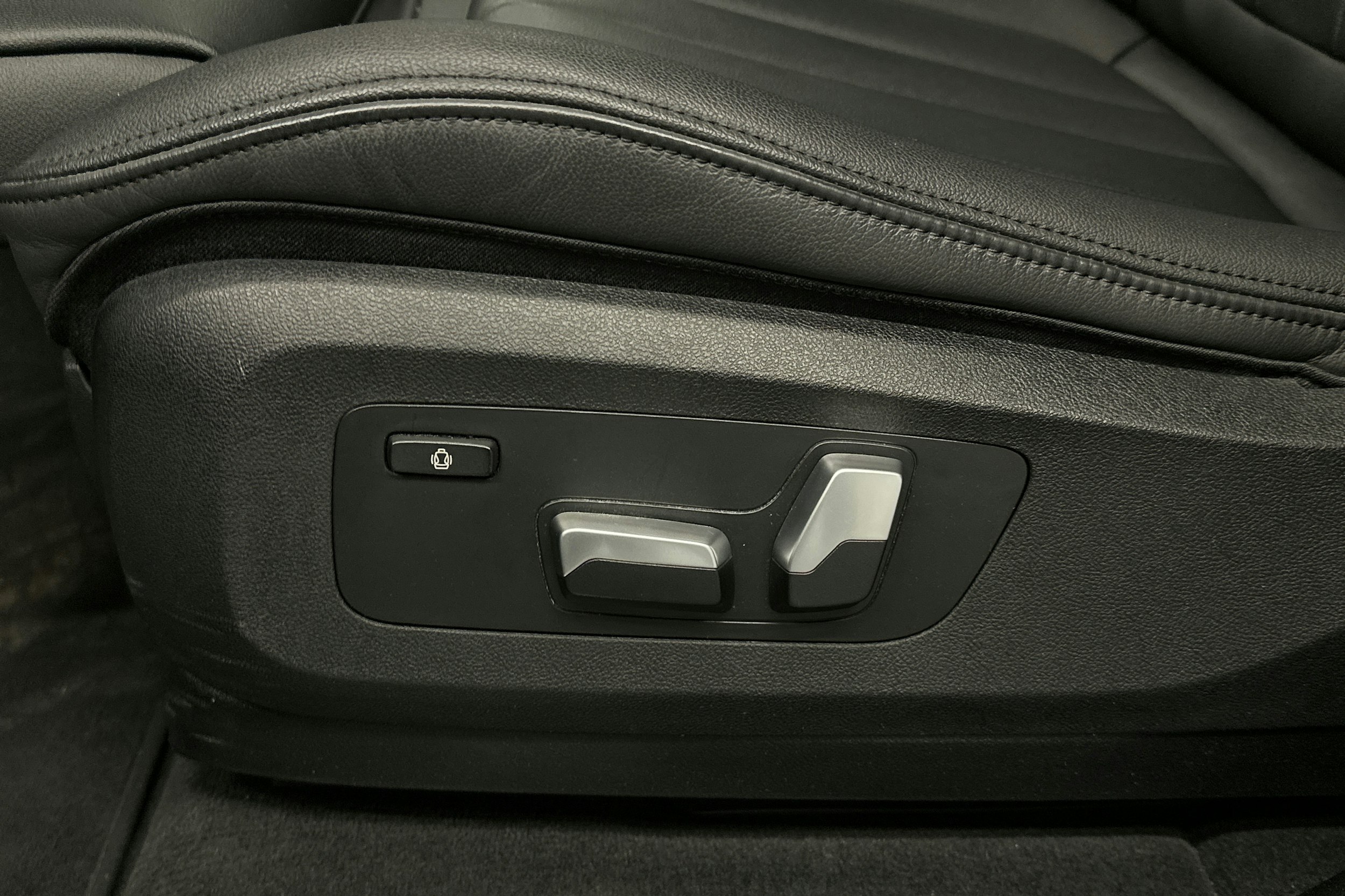 harmaa BMW X5 2023 kuva 32.