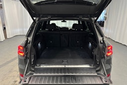 harmaa BMW X5 2023 kuva 34.