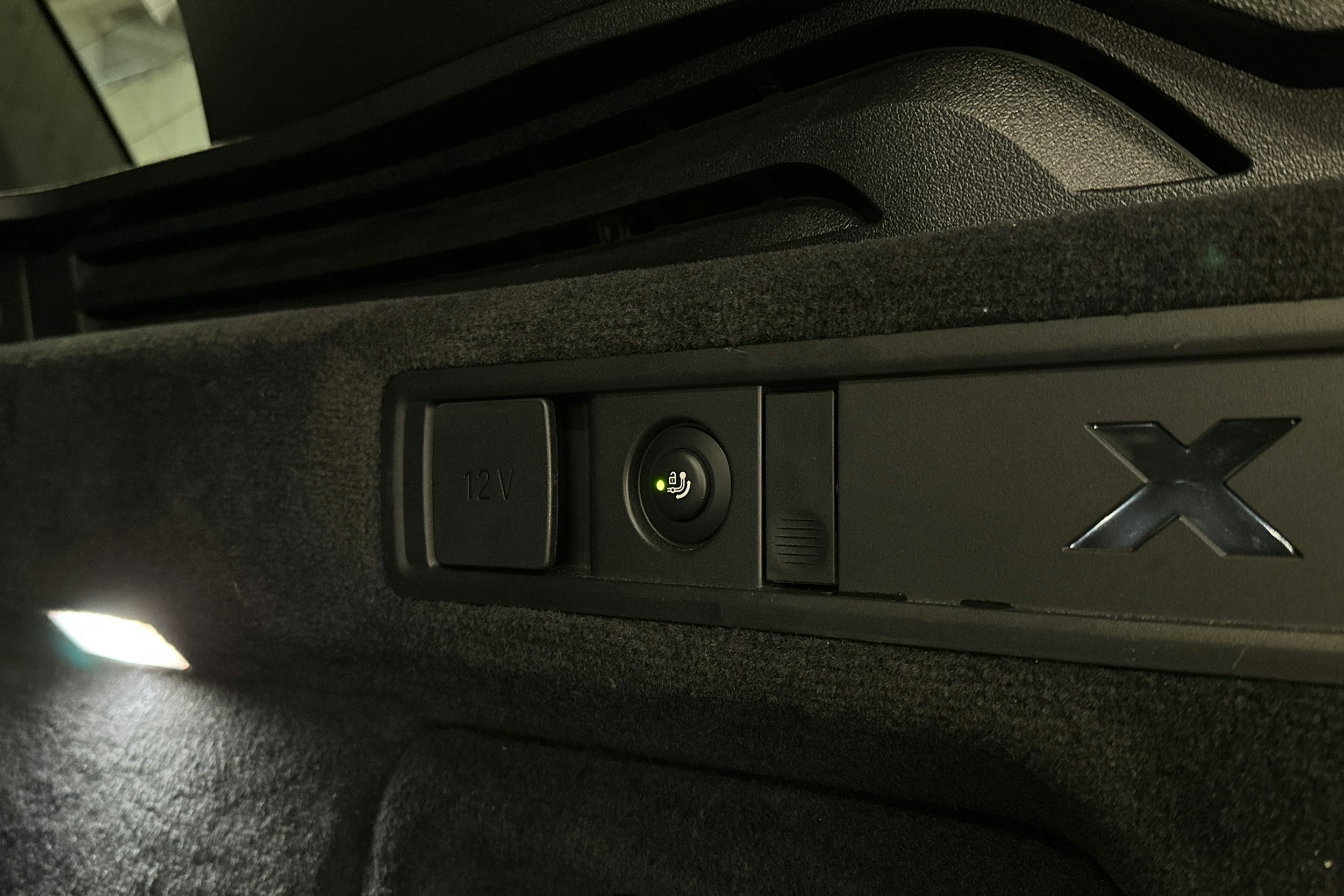 harmaa BMW X5 2023 kuva 37.