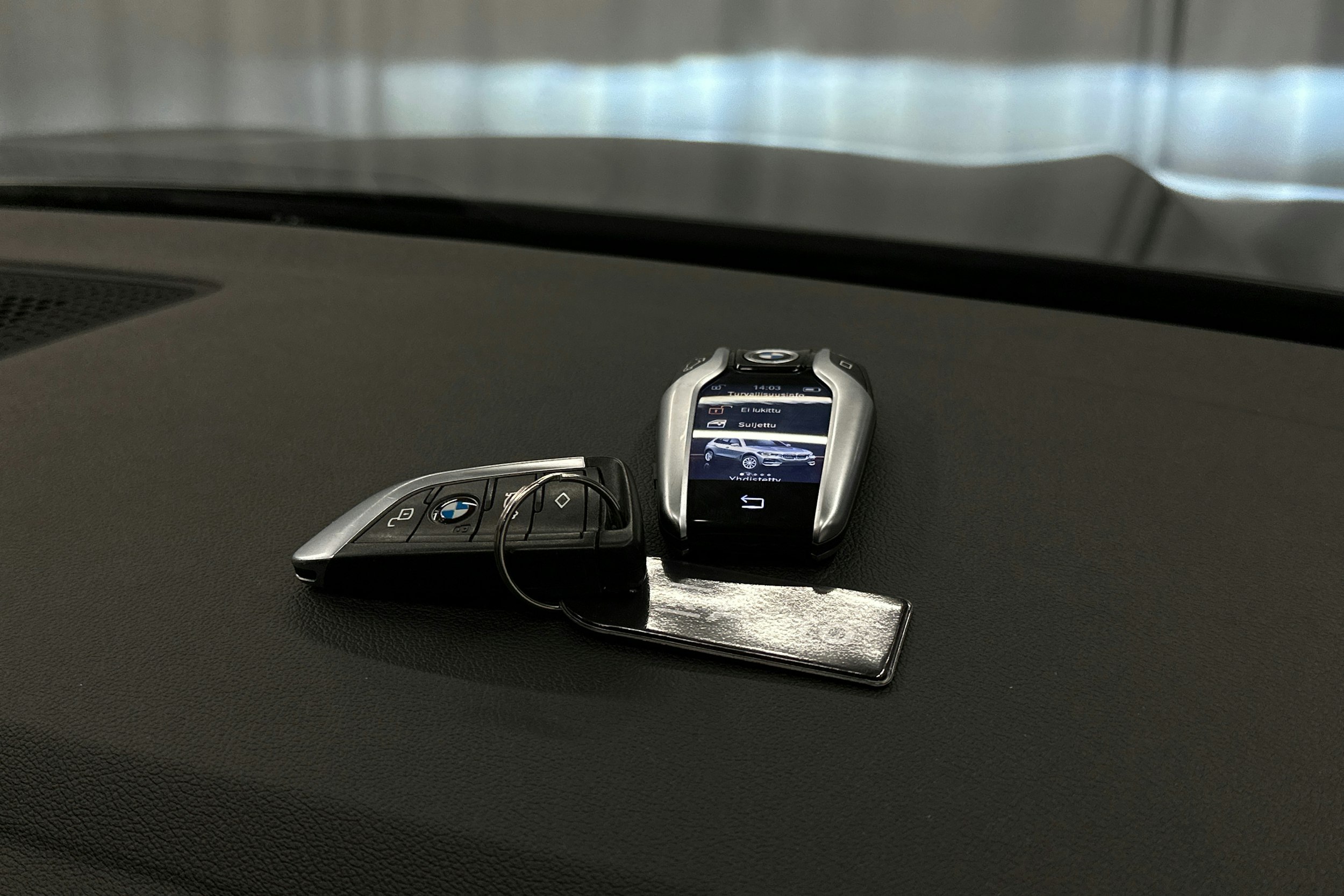 harmaa BMW X5 2023 kuva 38.