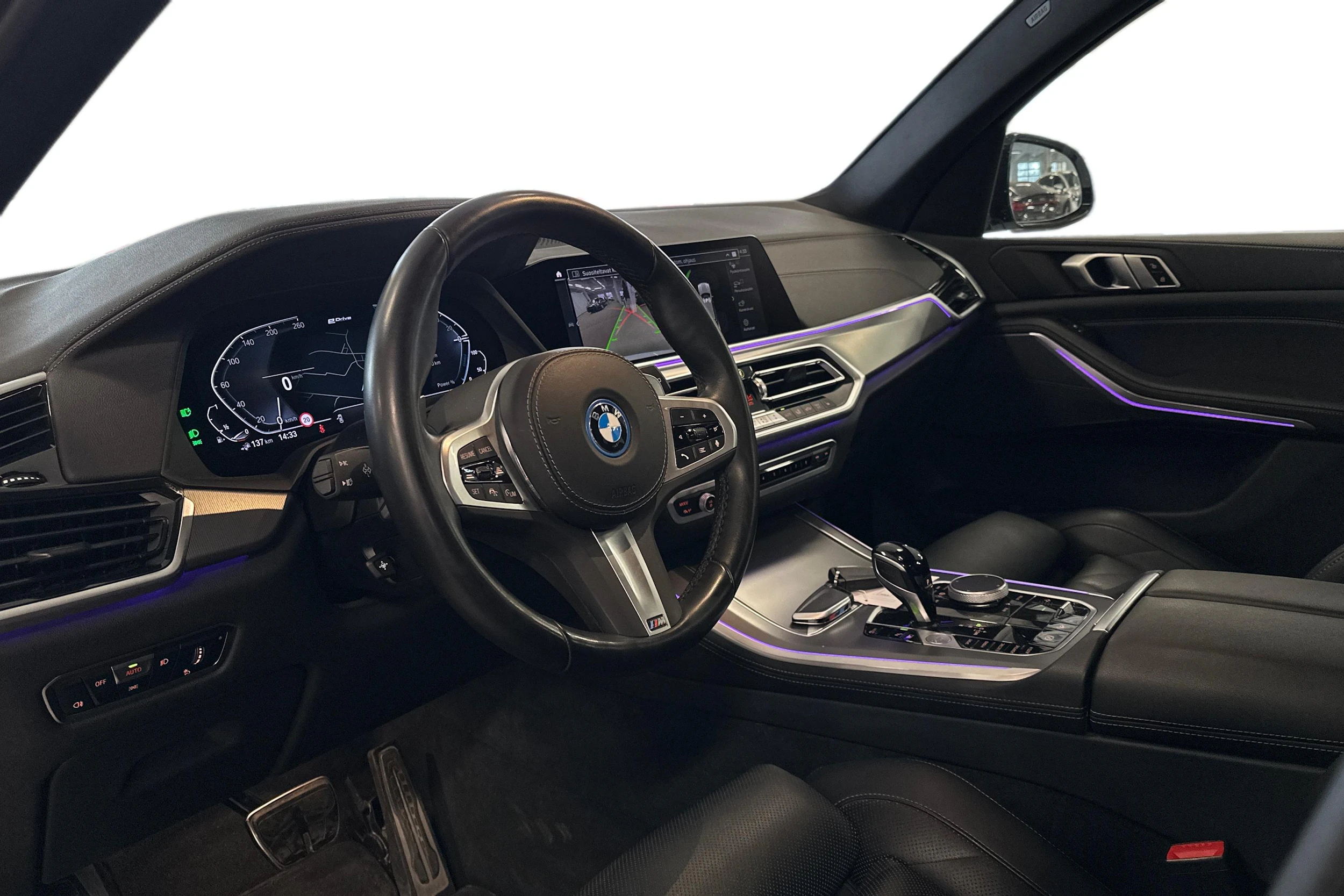 valkoinen BMW X5 2023 kuva 3.