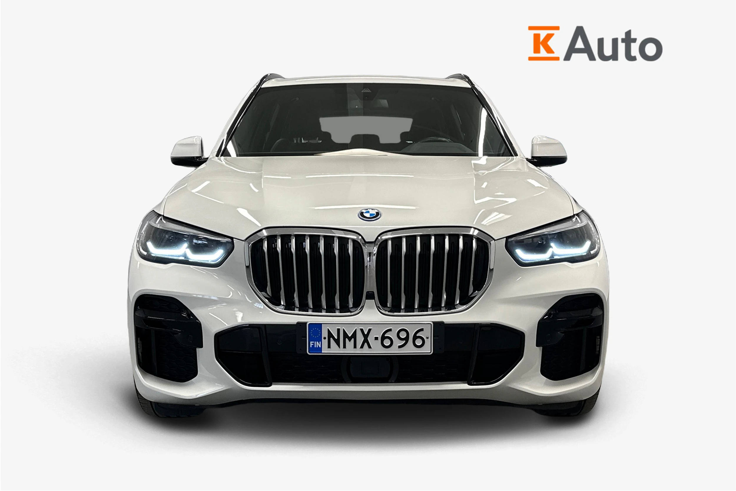 valkoinen BMW X5 2023 kuva 5.