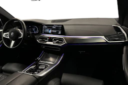 valkoinen BMW X5 2023 kuva 9.