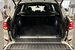 valkoinen BMW X5 2023 kuva 15.