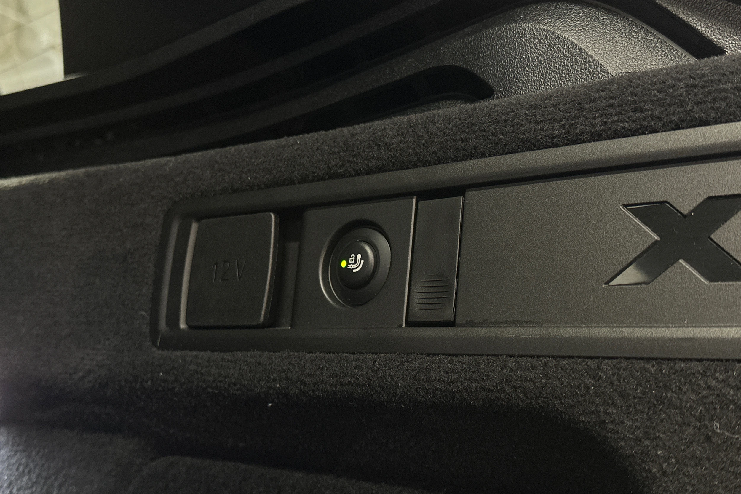 valkoinen BMW X5 2023 kuva 17.