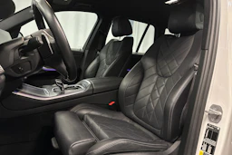 valkoinen BMW X5 2023 kuva 20.