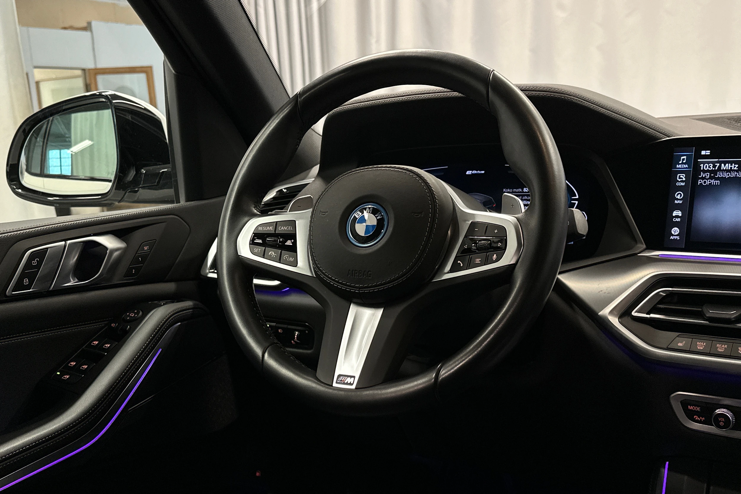 valkoinen BMW X5 2023 kuva 23.