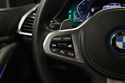 valkoinen BMW X5 2023 kuva 24.
