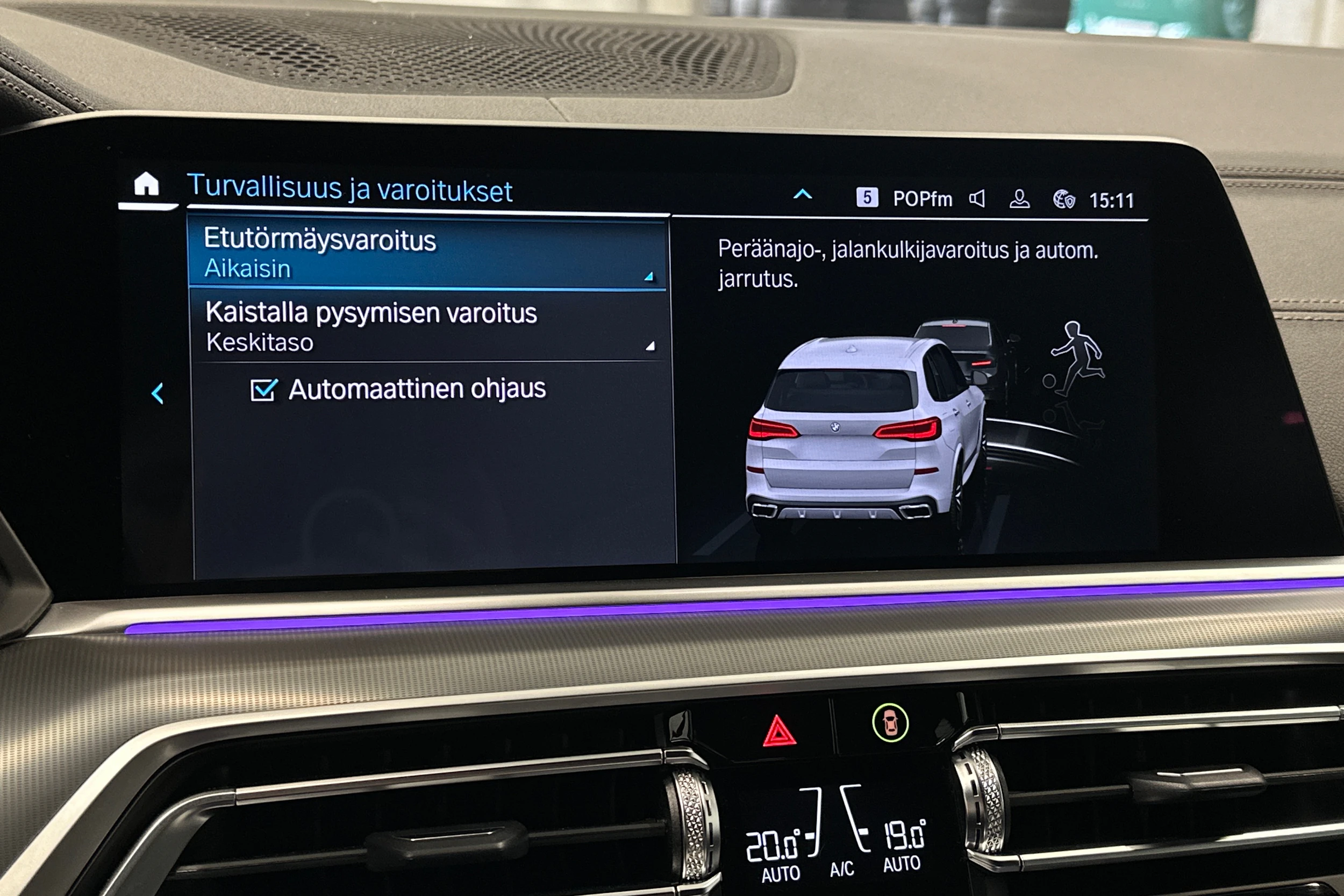 valkoinen BMW X5 2023 kuva 29.