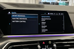 valkoinen BMW X5 2023 kuva 30.