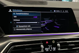 valkoinen BMW X5 2023 kuva 34.