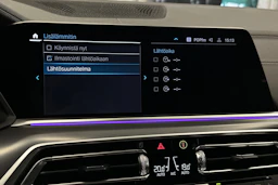 valkoinen BMW X5 2023 kuva 35.