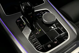 valkoinen BMW X5 2023 kuva 38.
