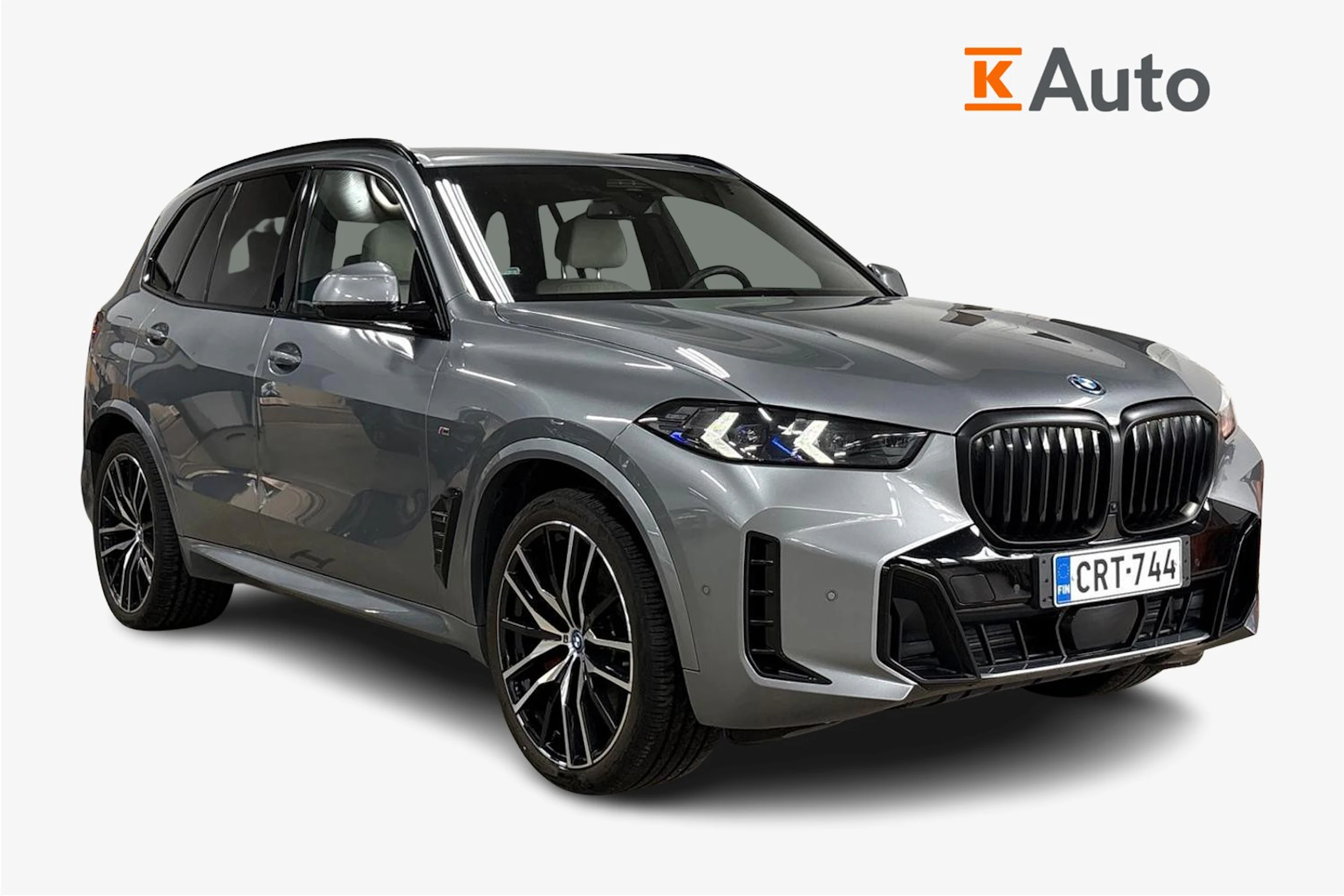 Harmaa BMW X5 2024 kuva 1.