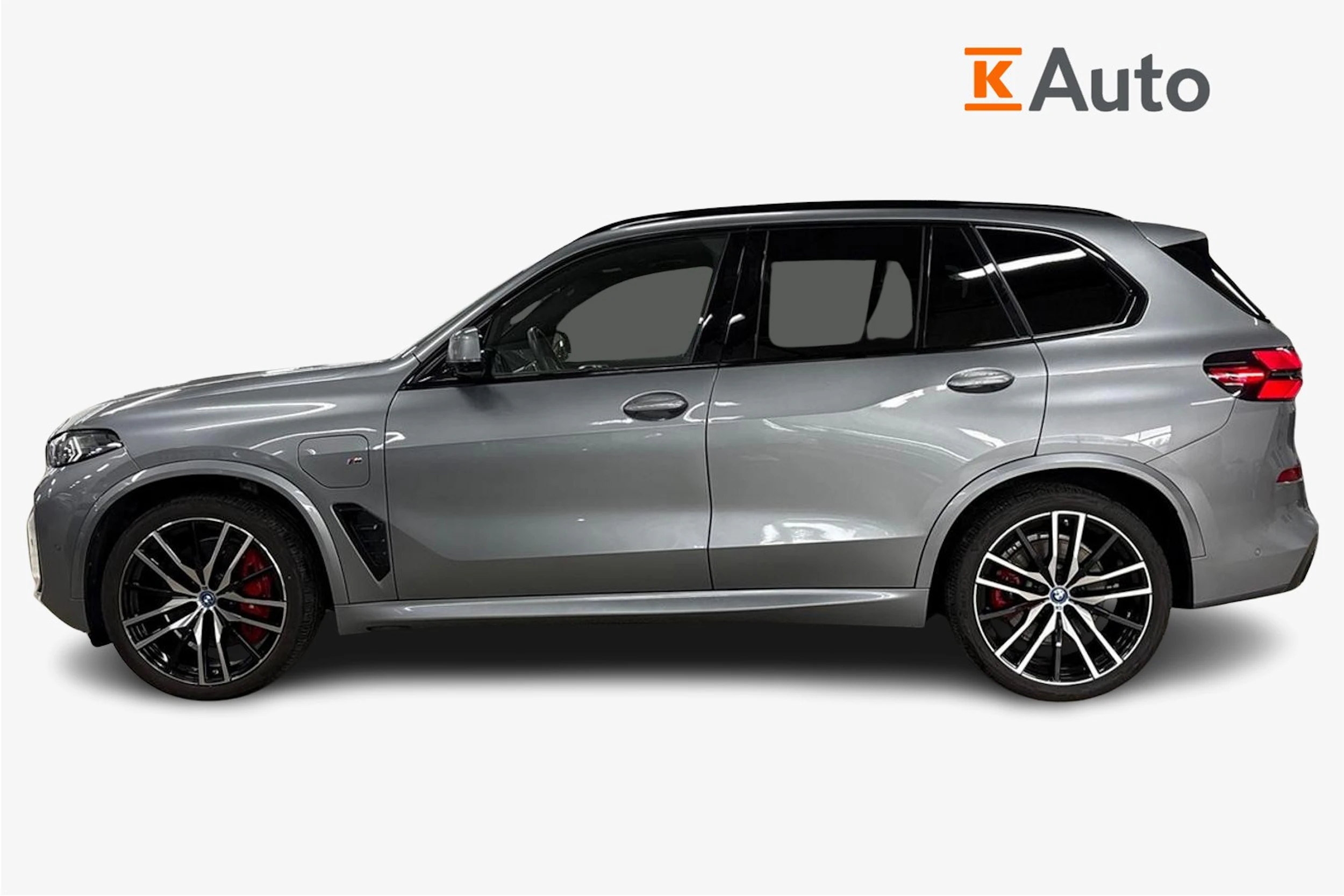 Harmaa BMW X5 2024 kuva 7.