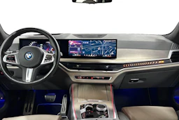 Harmaa BMW X5 2024 kuva 9.