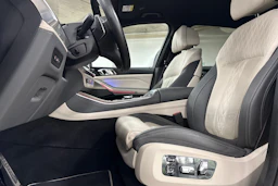 Harmaa BMW X5 2024 kuva 15.