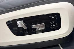 Harmaa BMW X5 2024 kuva 26.
