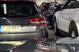 Harmaa BMW X5 2024 kuva 27.
