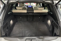 Harmaa BMW X5 2024 kuva 30.