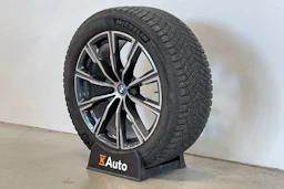 met. punainen BMW X5 2024 kuva 10.