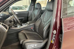 met. punainen BMW X5 2024 kuva 11.