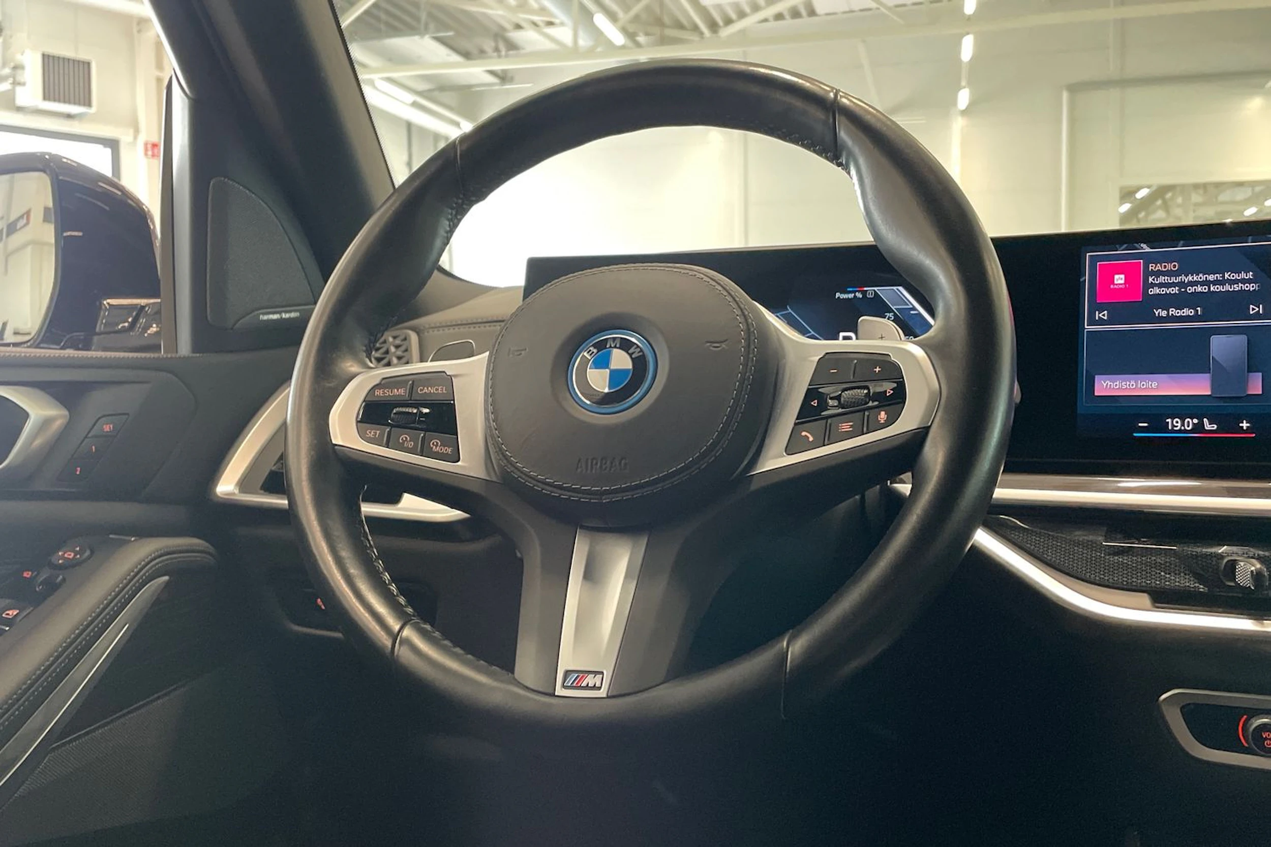 met. punainen BMW X5 2024 kuva 13.