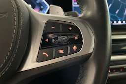 met. punainen BMW X5 2024 kuva 17.