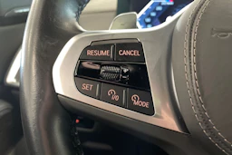 met. punainen BMW X5 2024 kuva 18.