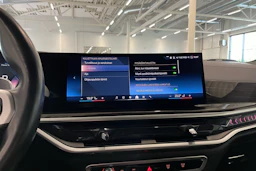 met. punainen BMW X5 2024 kuva 28.