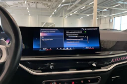 met. punainen BMW X5 2024 kuva 30.