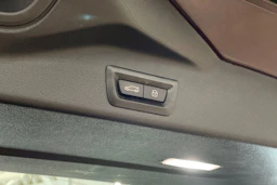 met. punainen BMW X5 2024 kuva 39.