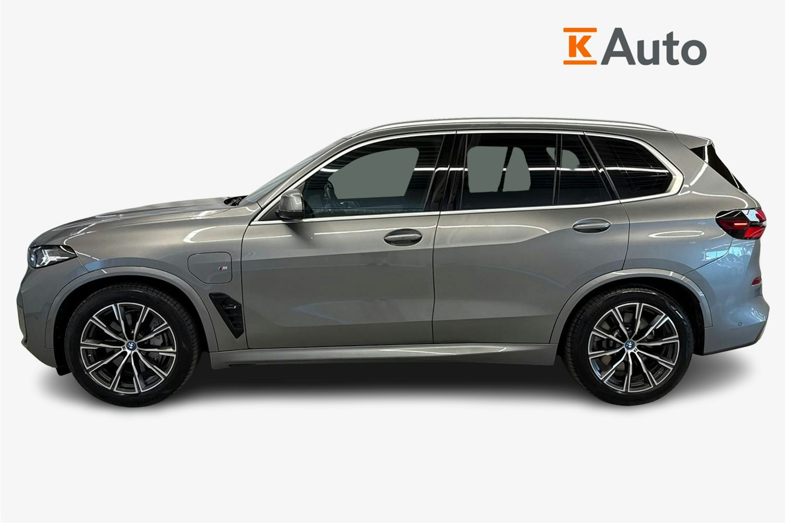 harmaa BMW X5 2024 kuva 5.