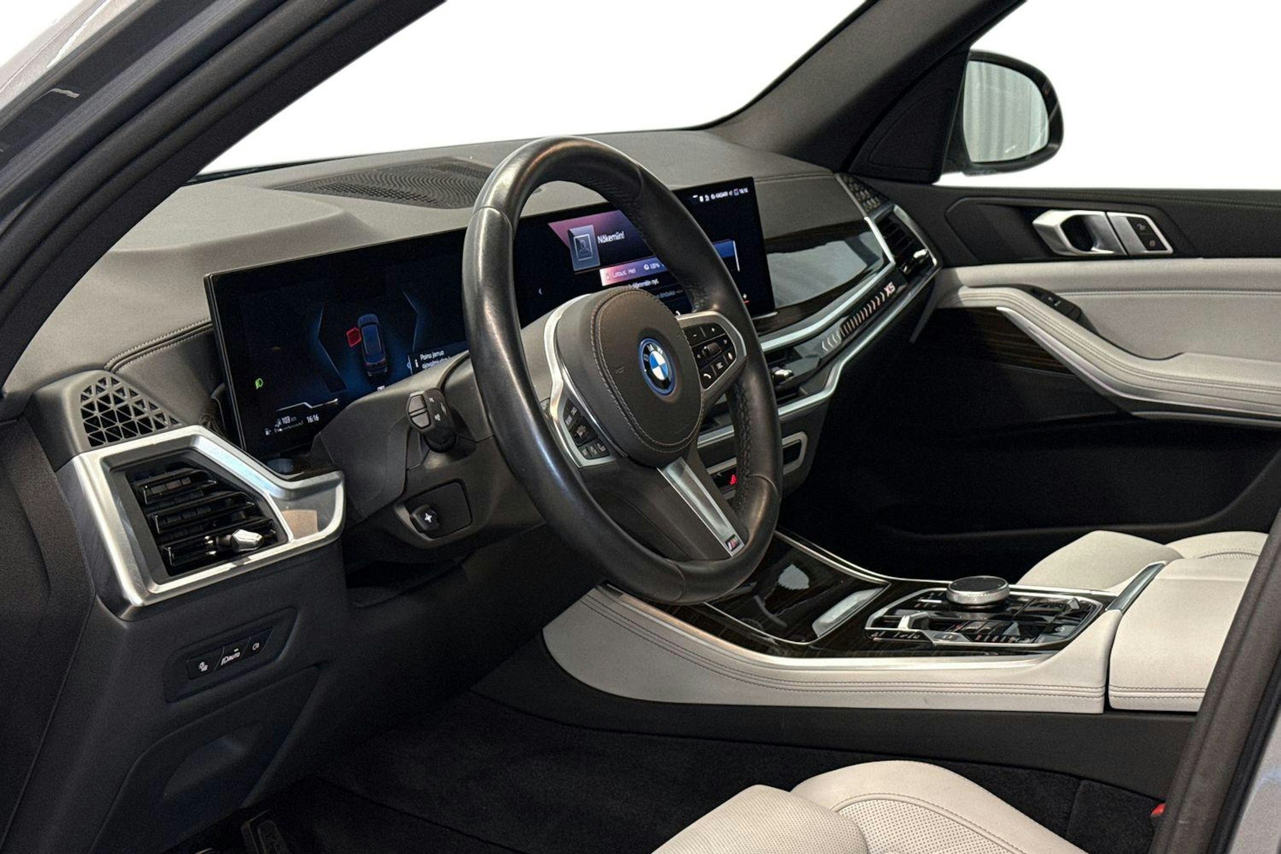 harmaa BMW X5 2024 kuva 6.