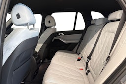 harmaa BMW X5 2024 kuva 8.
