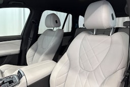harmaa BMW X5 2024 kuva 30.
