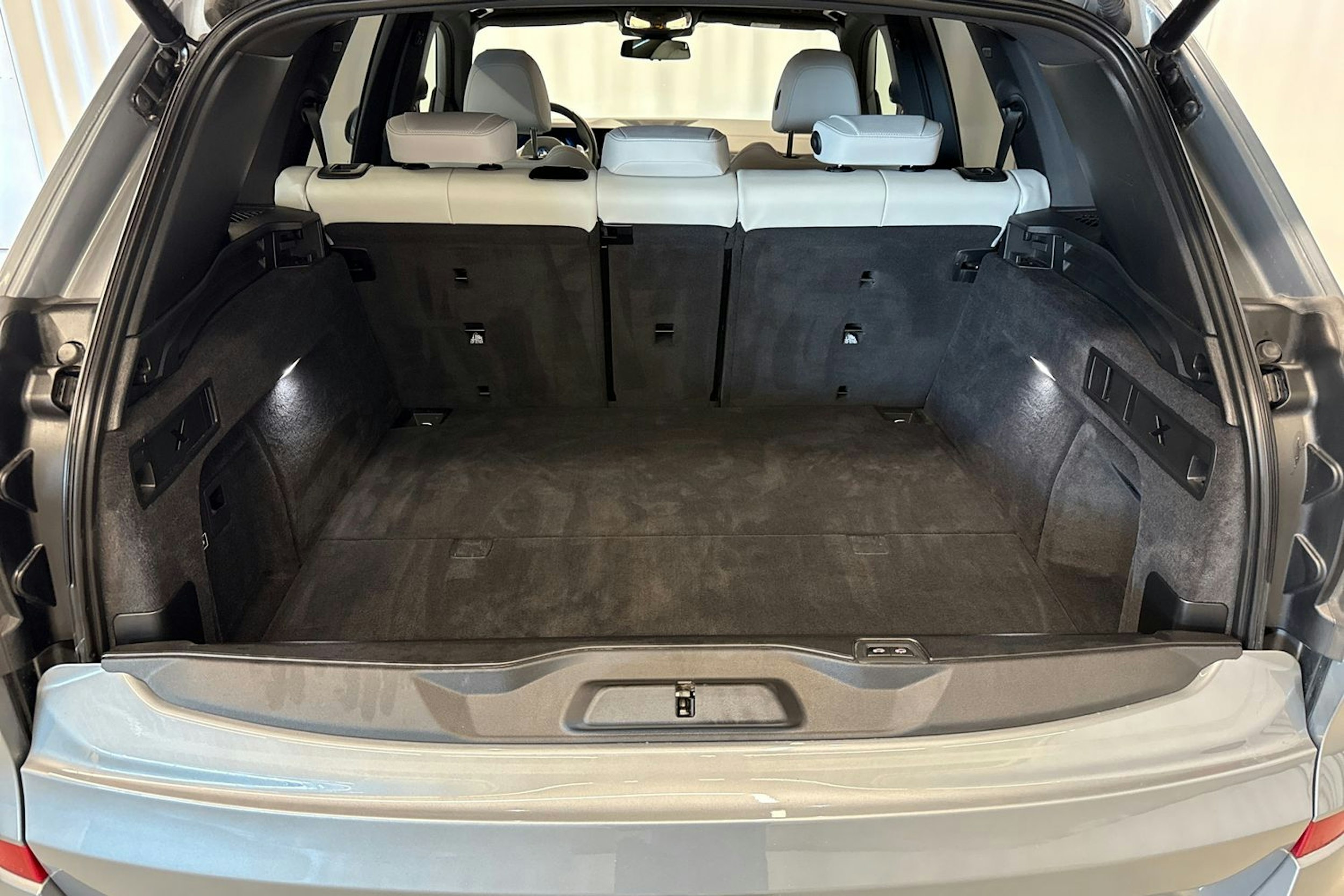 harmaa BMW X5 2024 kuva 32.